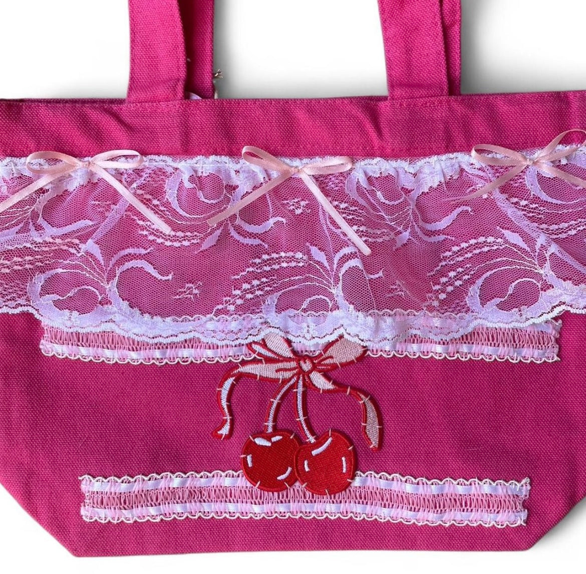 pink lacey cherry M bag