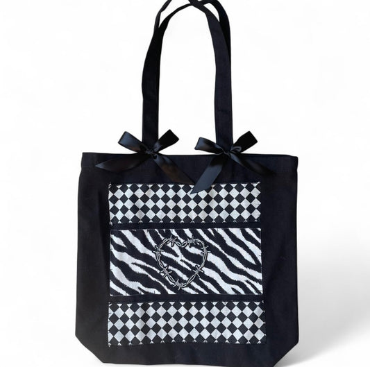 zebra wire heart L bag